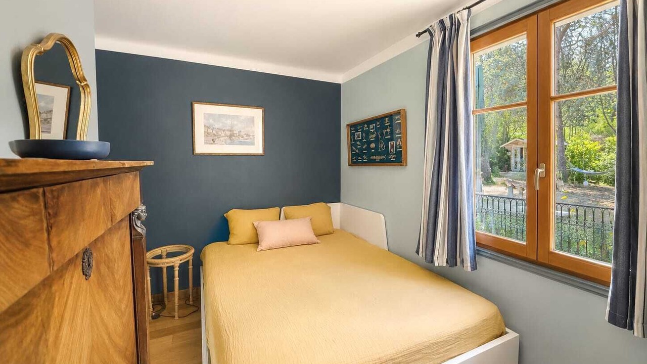 Photo of Bedroom in Auriol