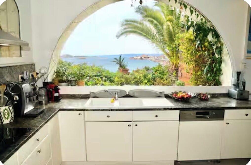 Photo of Kitchen in Roucas-Blanc