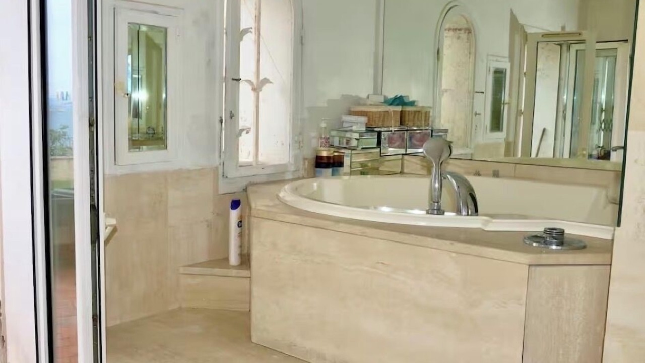 Photo of Bathroom in Roucas-Blanc