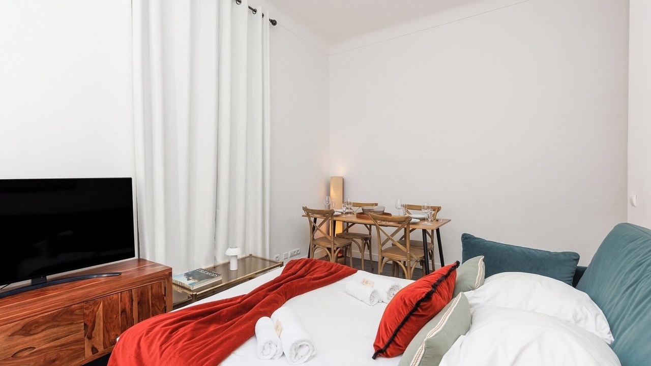 Photo of Bedroom in California - Pezou