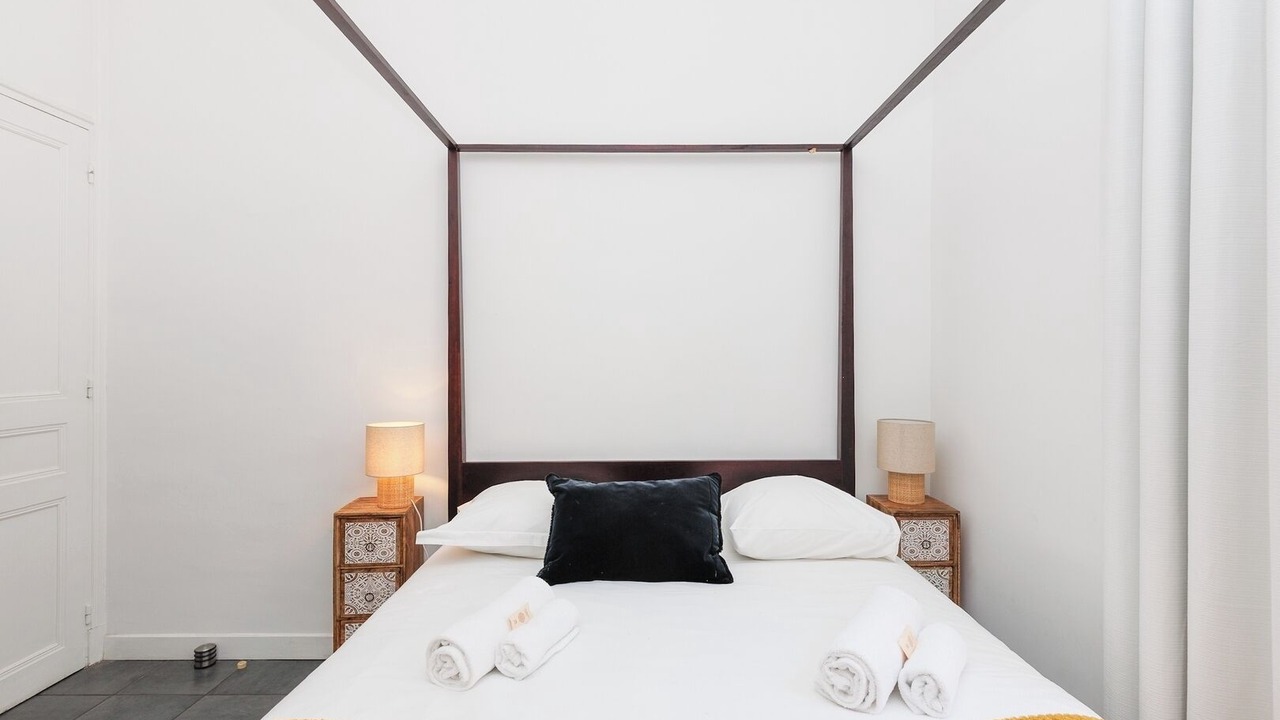 Photo of Bedroom in California - Pezou