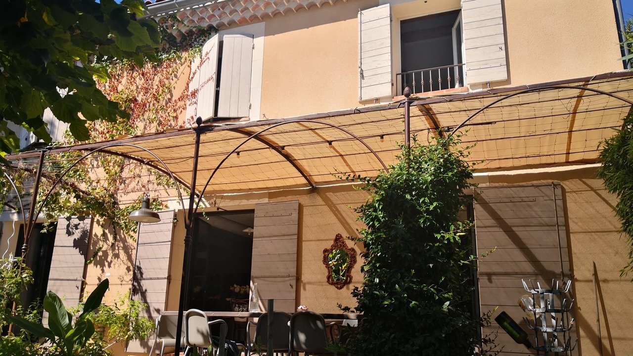 Photo of Outdoor in Orange