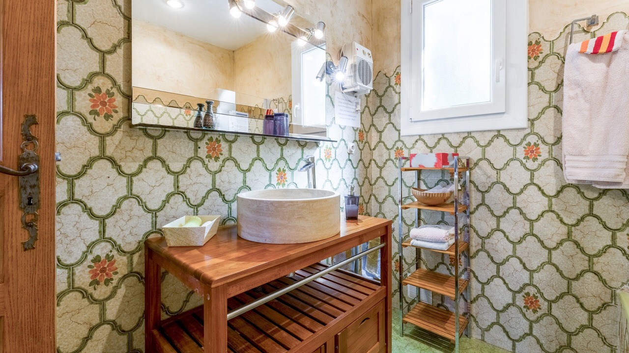 Photo of Bathroom in Vedene