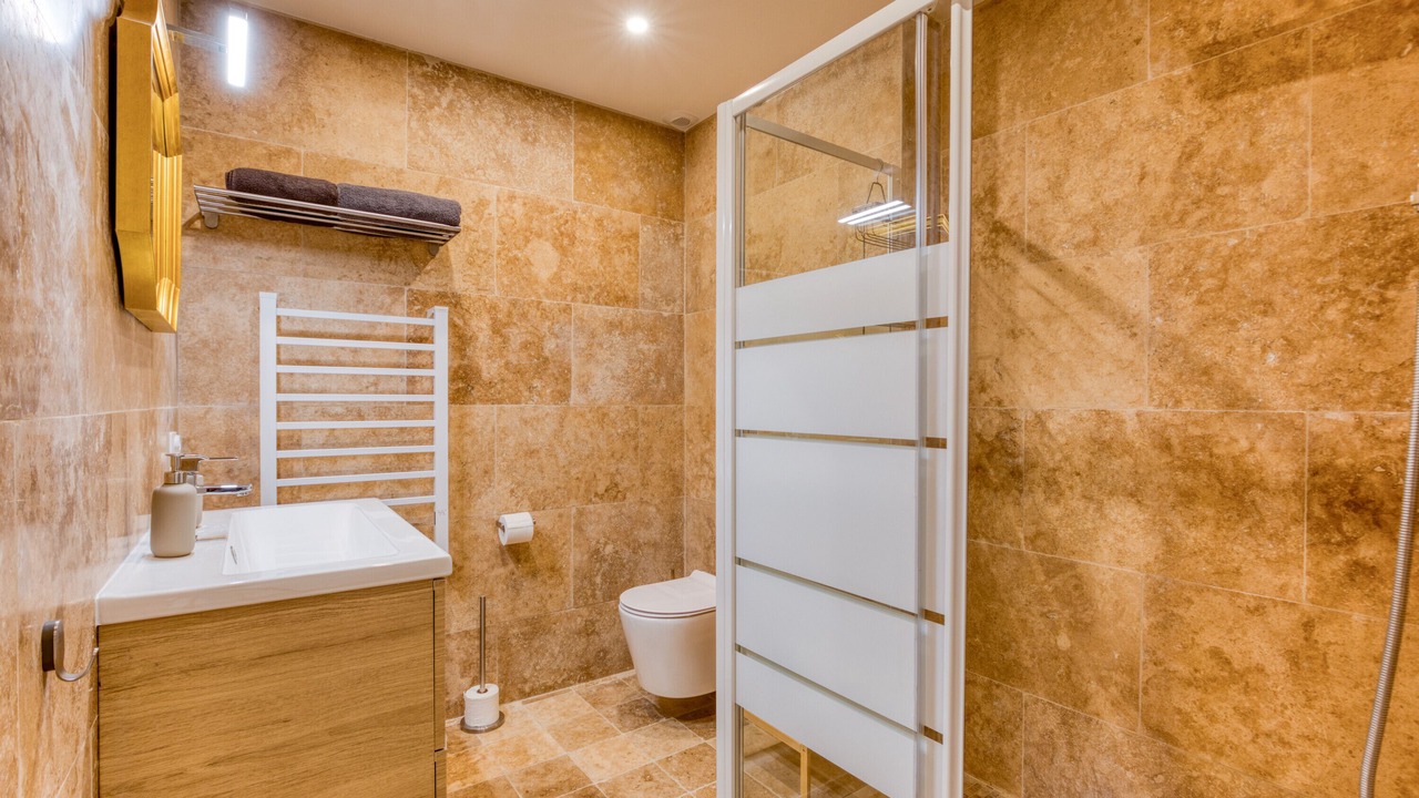 Photo of Bathroom in Arles