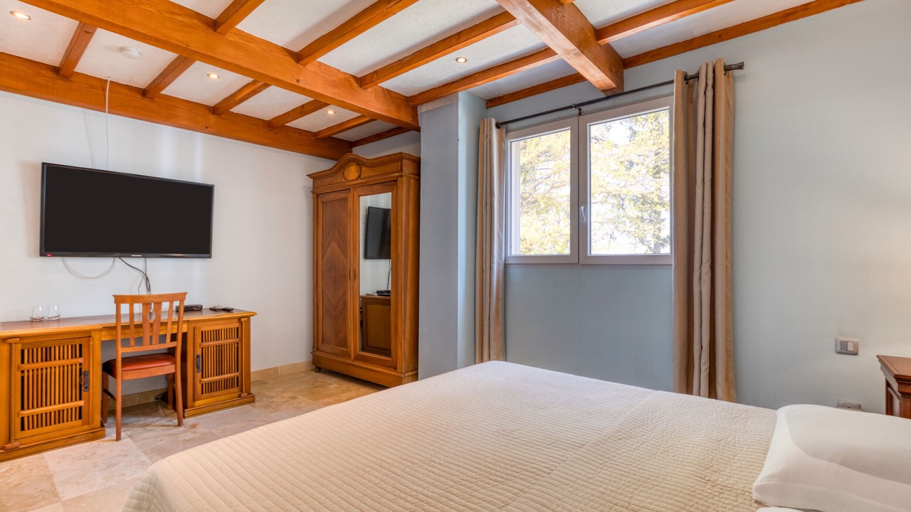 Photo of Bedroom in Arles