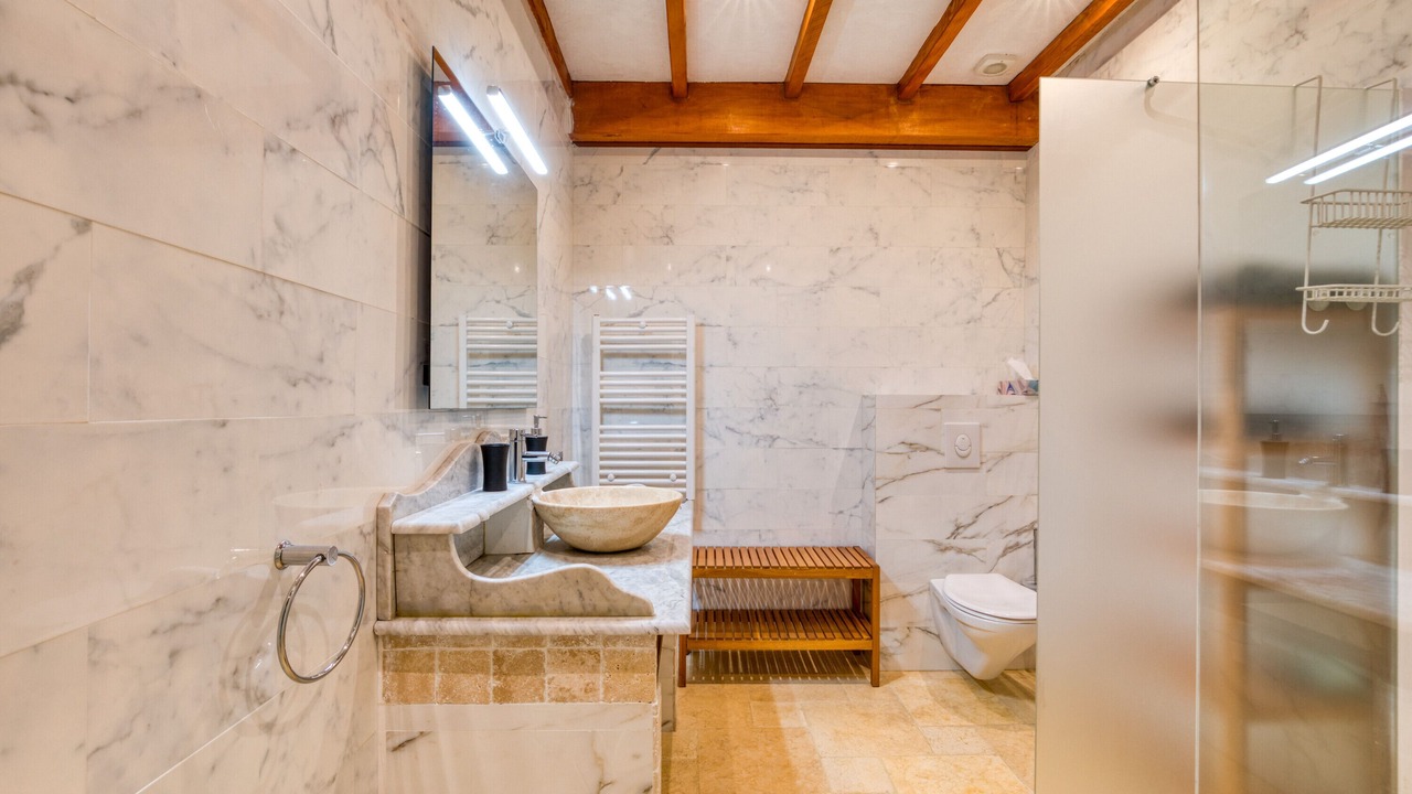 Photo of Bathroom in Arles