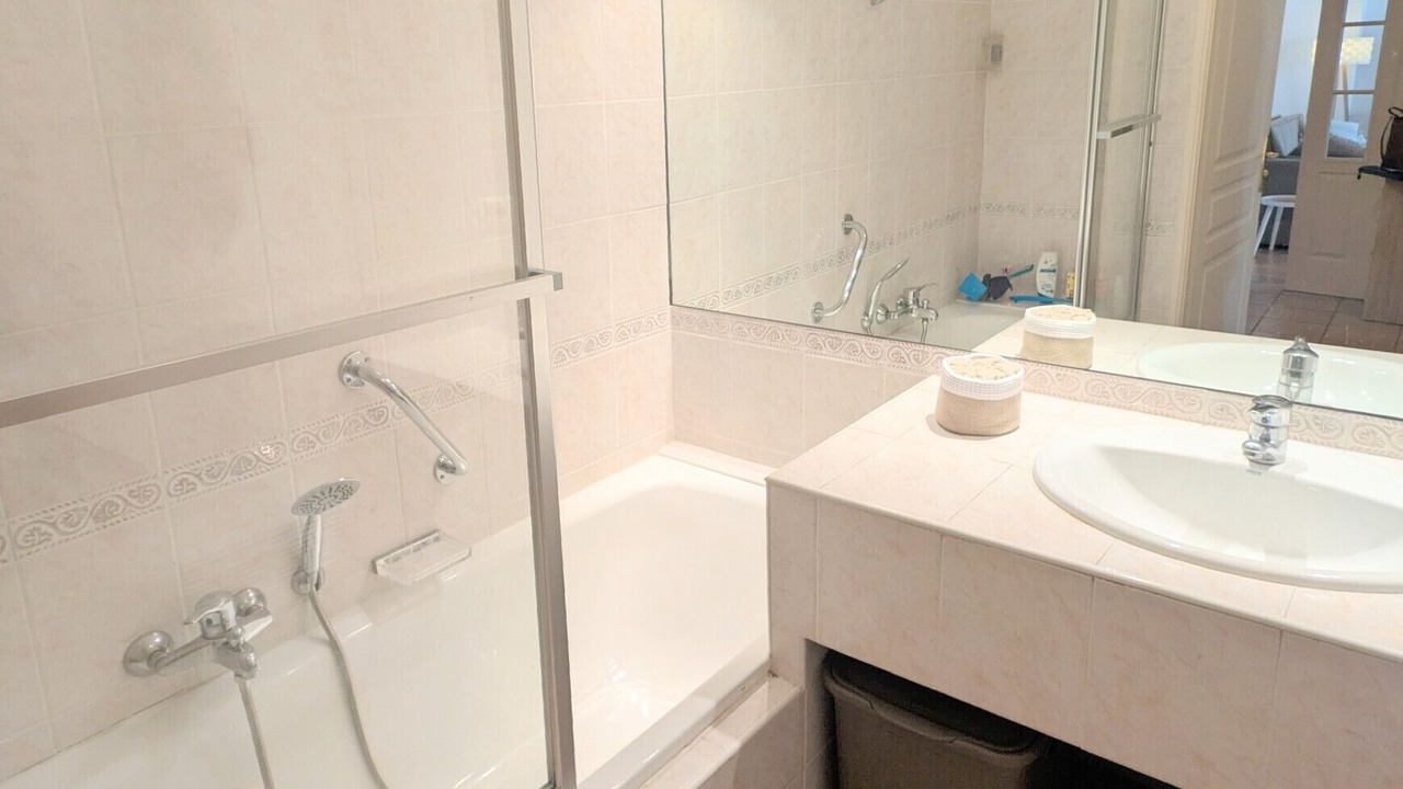 Photo of Bathroom in Carnot