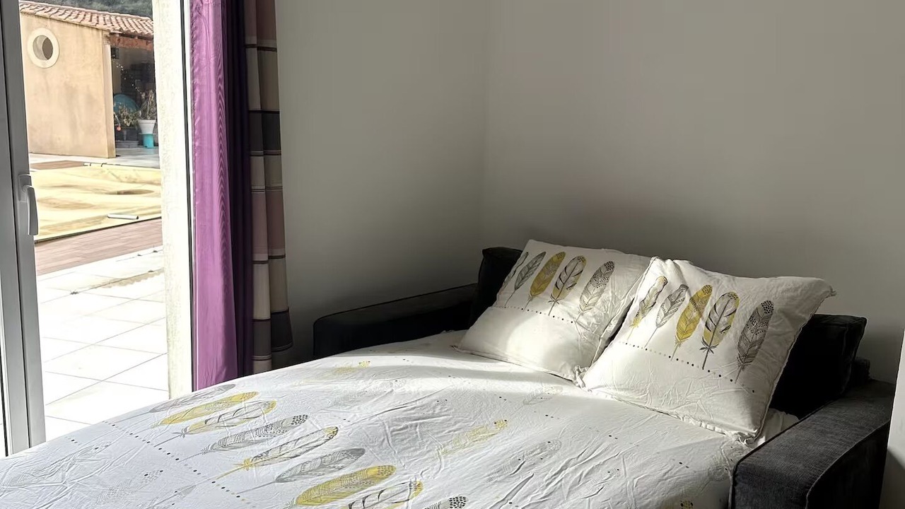 Photo of Bedroom in Mimet