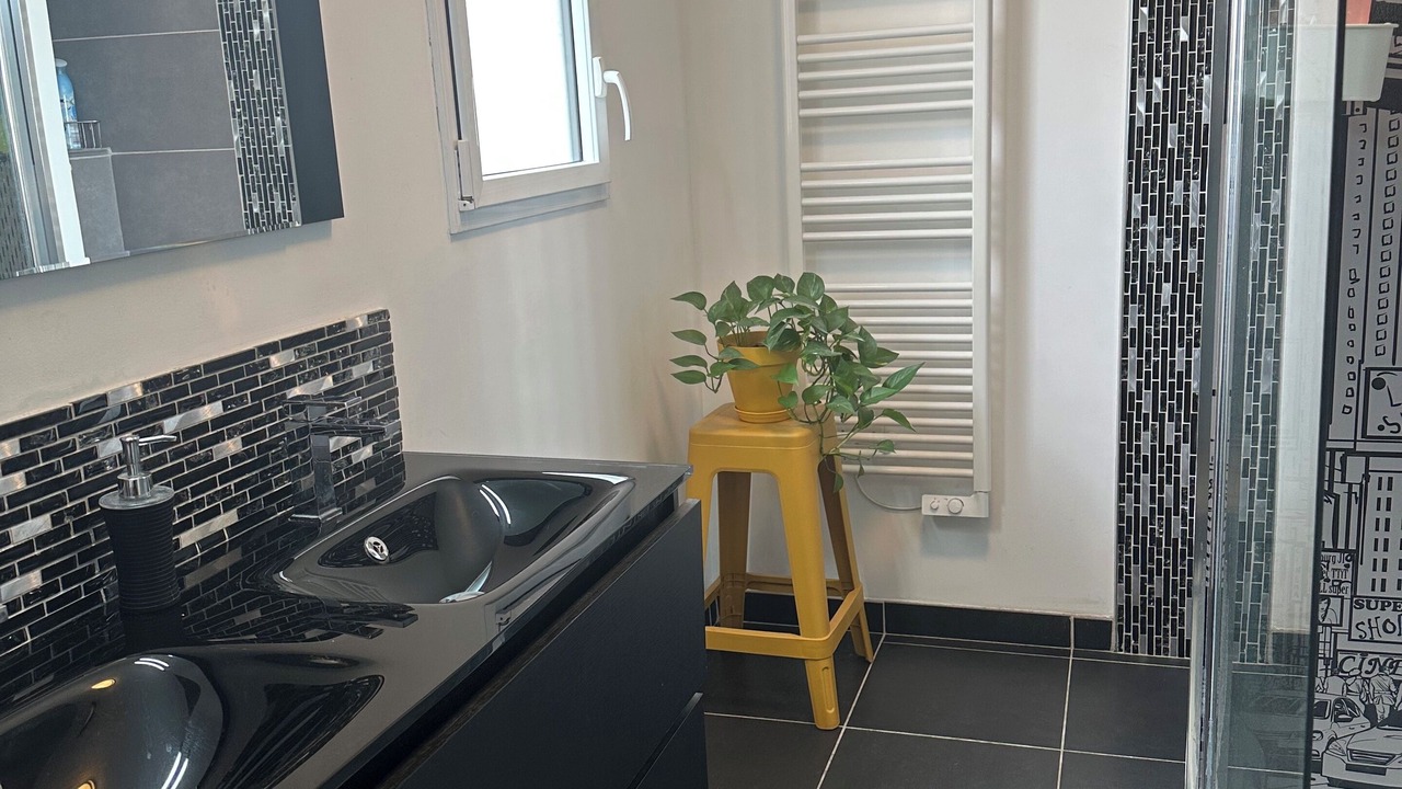 Photo of Bathroom in Mimet