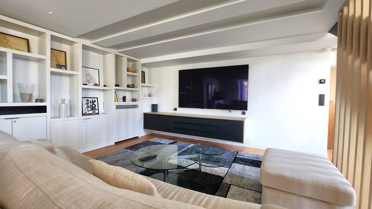Photo of Livingroom in California - Pezou