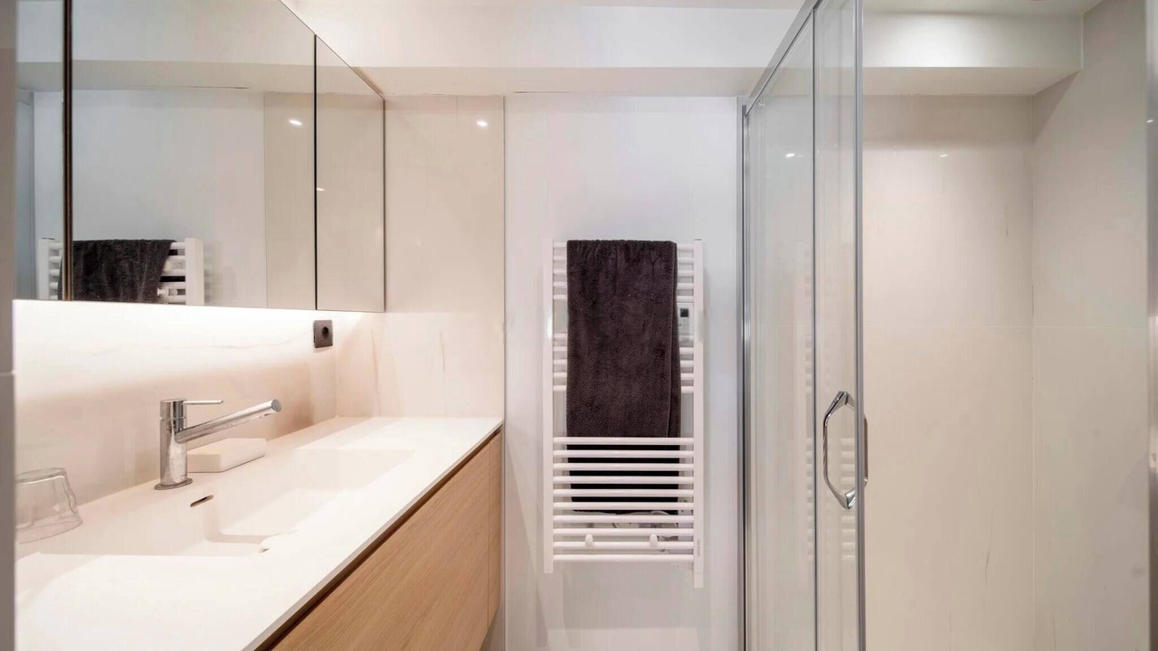 Photo of Bathroom in California - Pezou