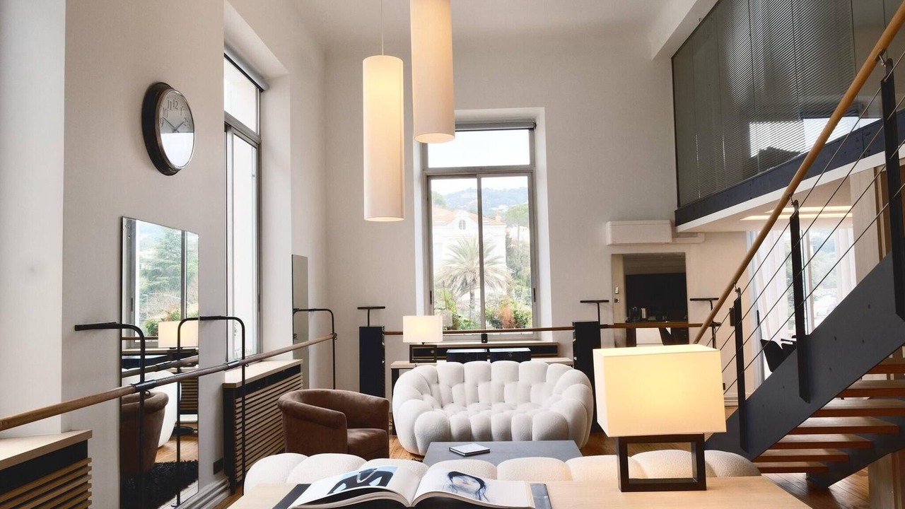 Photo of Livingroom in California - Pezou