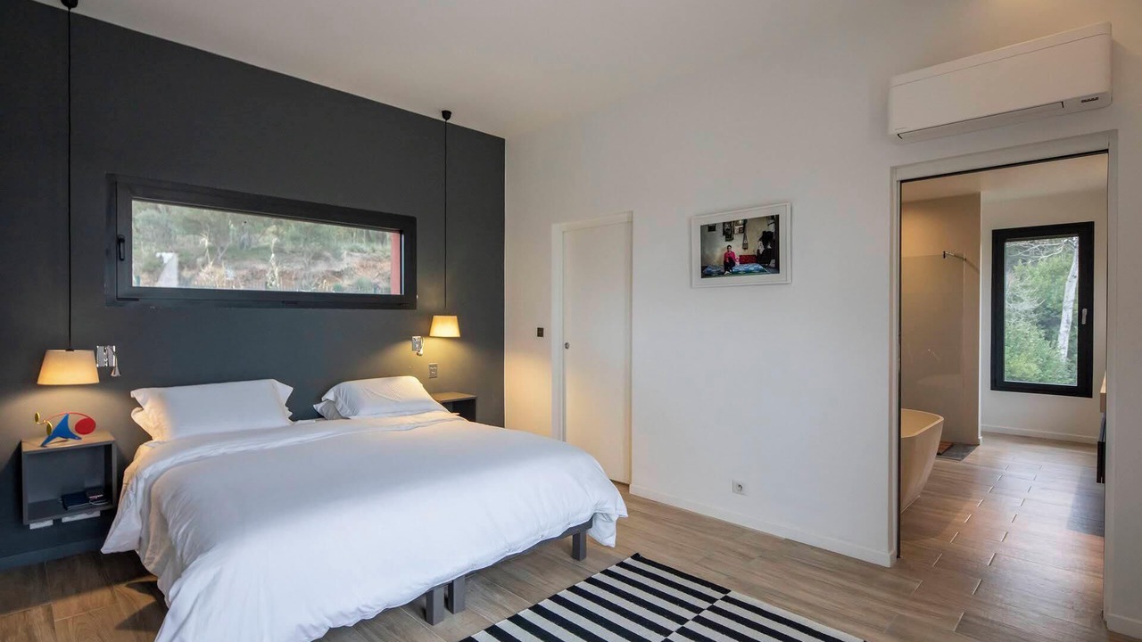 Photo of Bedroom in Maussane
