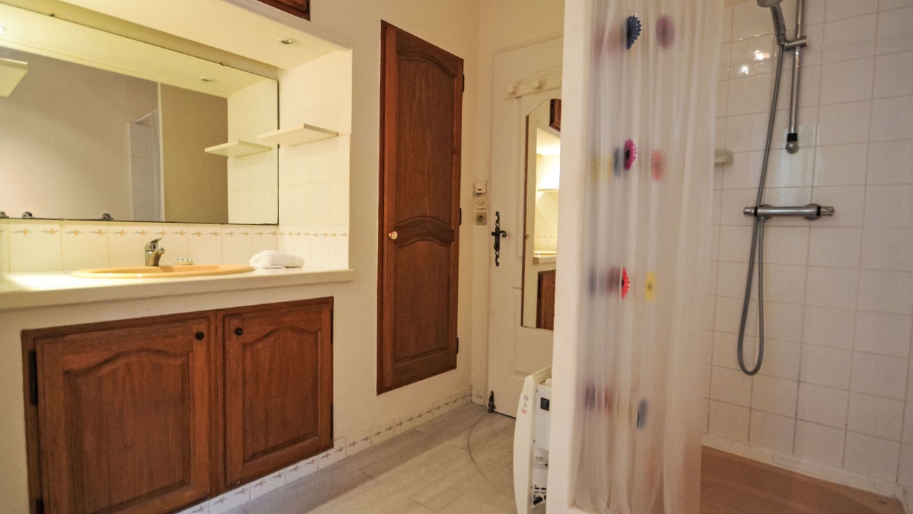 Photo of Bathroom in Graveson