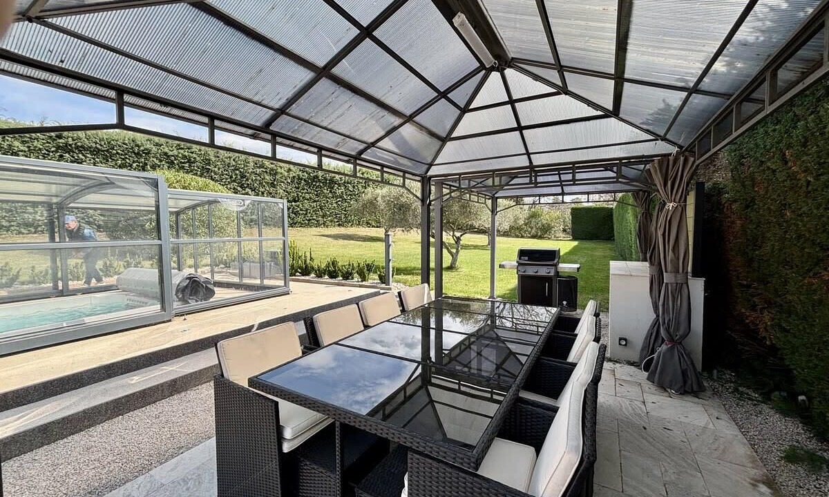 Photo of Outdoor in Pont Royal