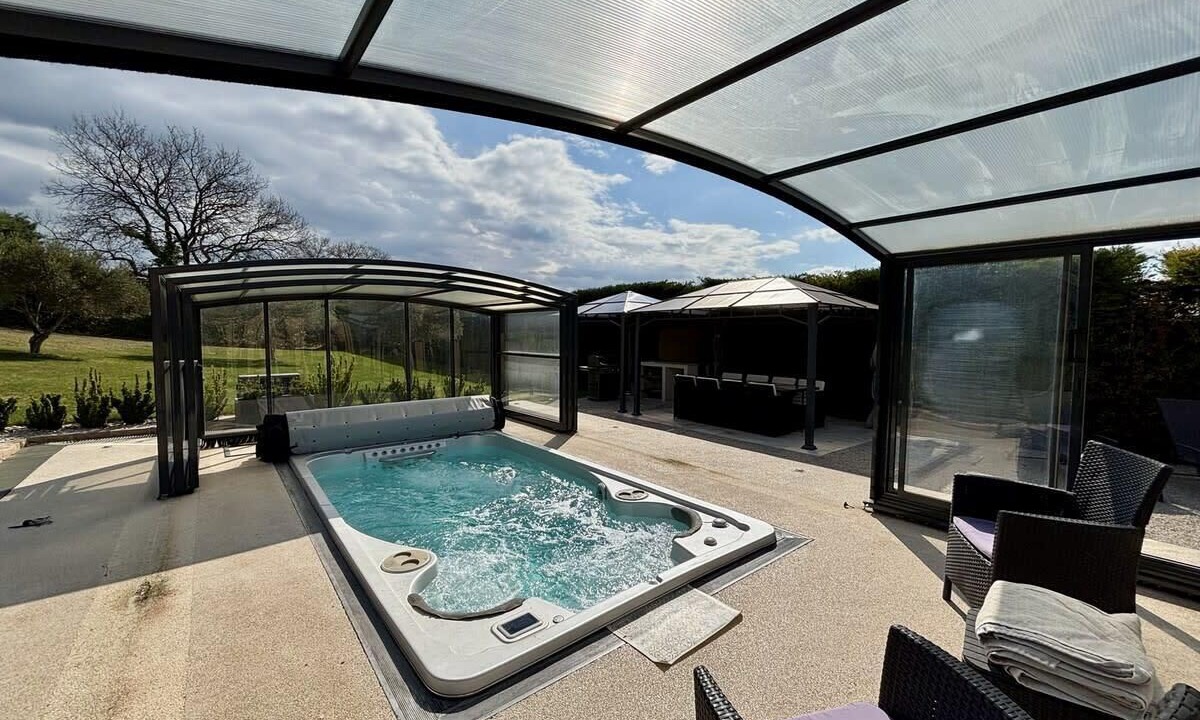 Photo of Patio Balcony in Pont Royal