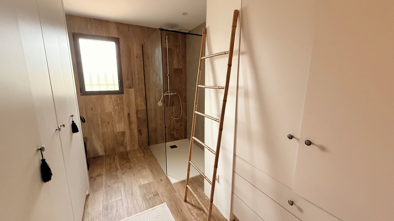 Photo of Bathroom in Molleges