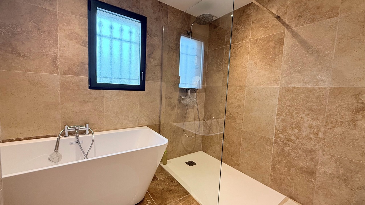 Photo of Bathroom in Molleges