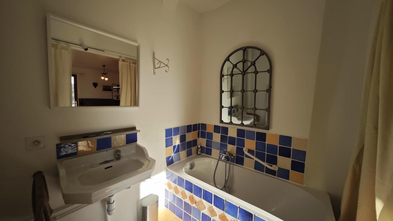 Photo of Bathroom in Villecroze