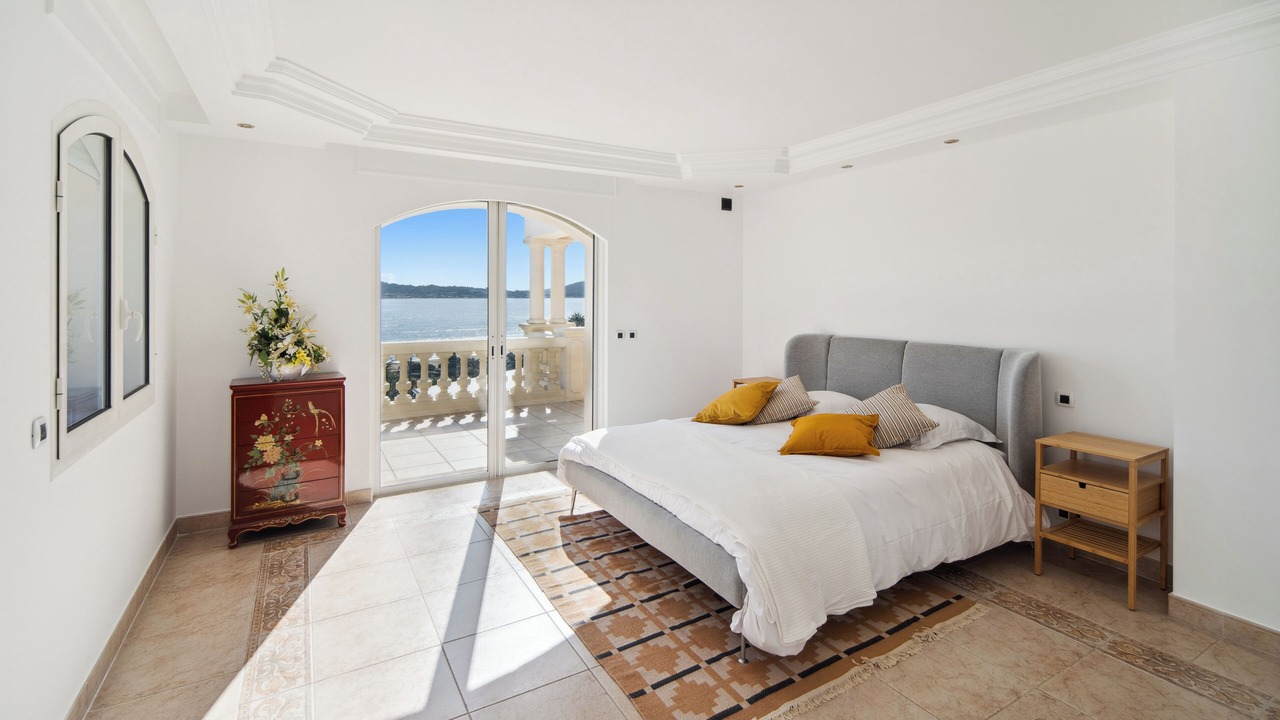 Photo of Bedroom in Guerrevieille