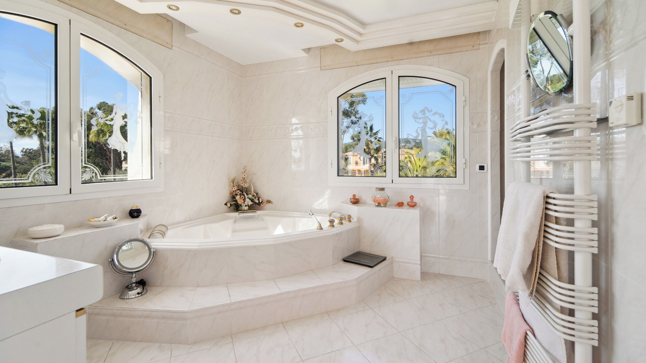Photo of Bathroom in Guerrevieille