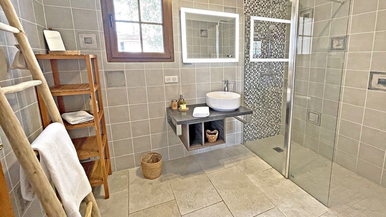 Photo of Bathroom in Sillans-la Cascade