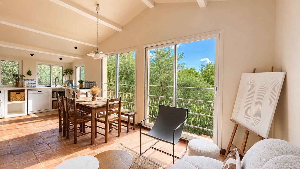 Photo of Livingroom in Saint-Cezaire-sur-Siagne