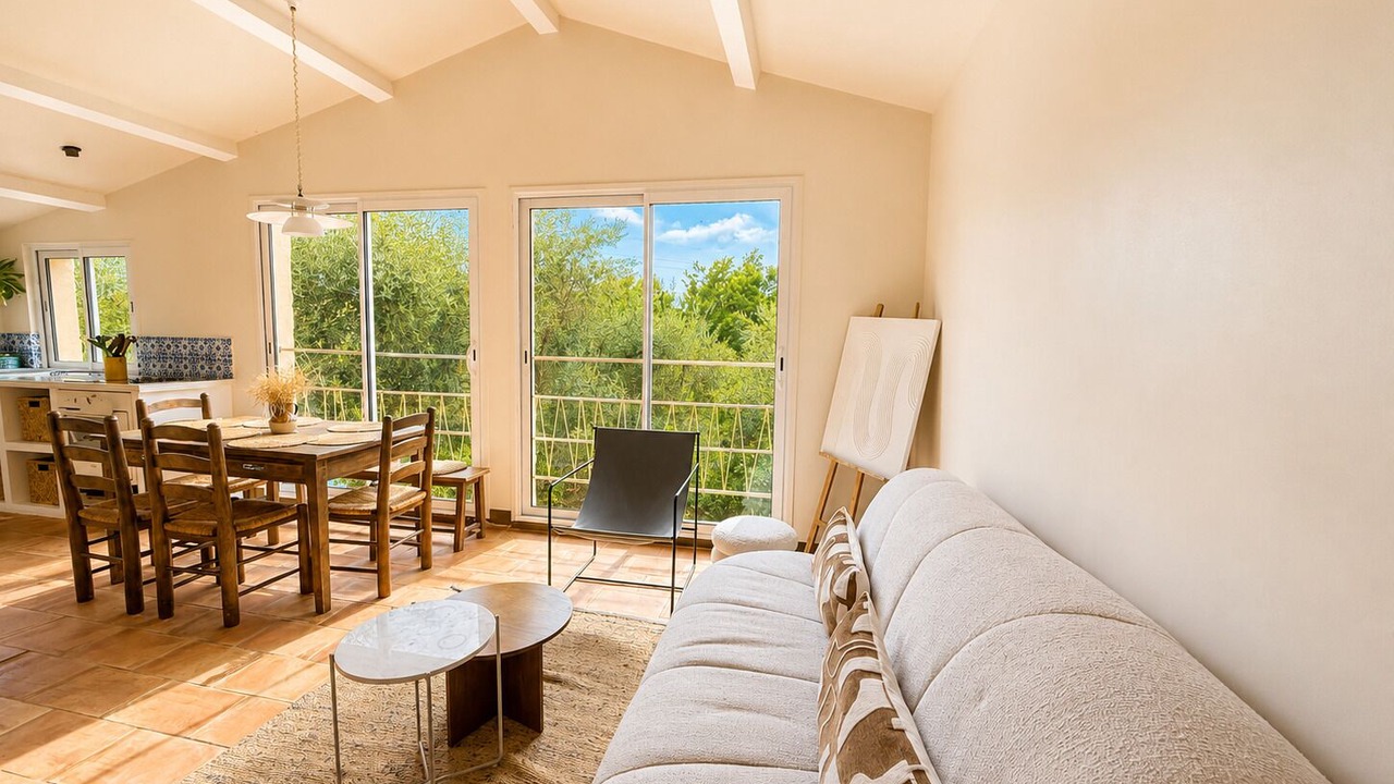 Photo of Livingroom in Saint-Cezaire-sur-Siagne