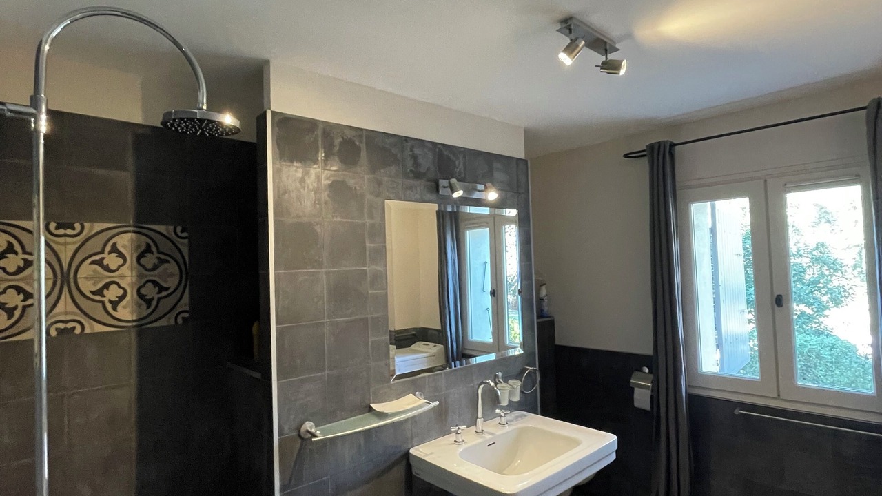 Photo of Bathroom in St.-Remy-de-Provence