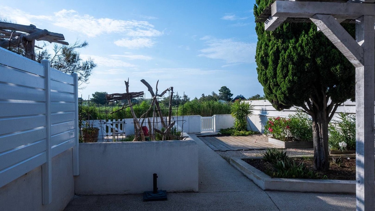 Photo of Patio Balcony in Saintes-Maries-de-la-Mer
