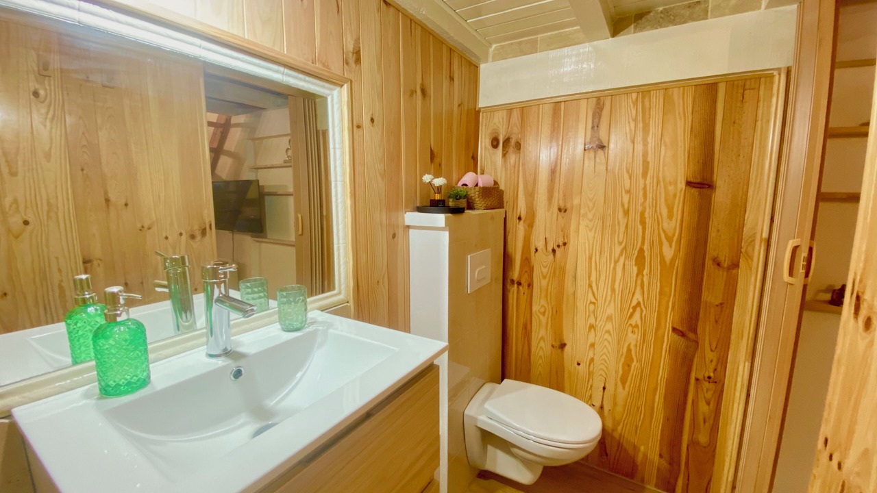 Photo of Bathroom in Faubourg