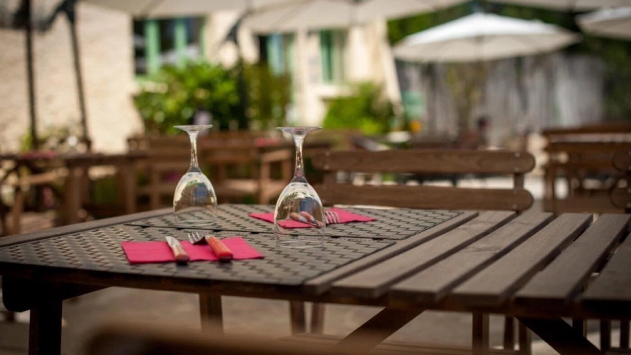 Photo of Outdoor in Saint-Mitre-les-Remparts