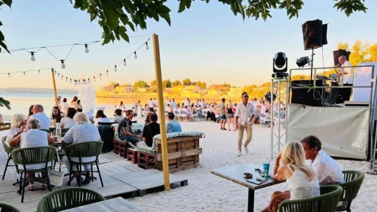 Photo of Outdoor in Saint-Mitre-les-Remparts
