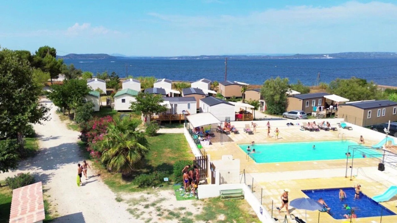 Photo of Outdoor in Saint-Mitre-les-Remparts