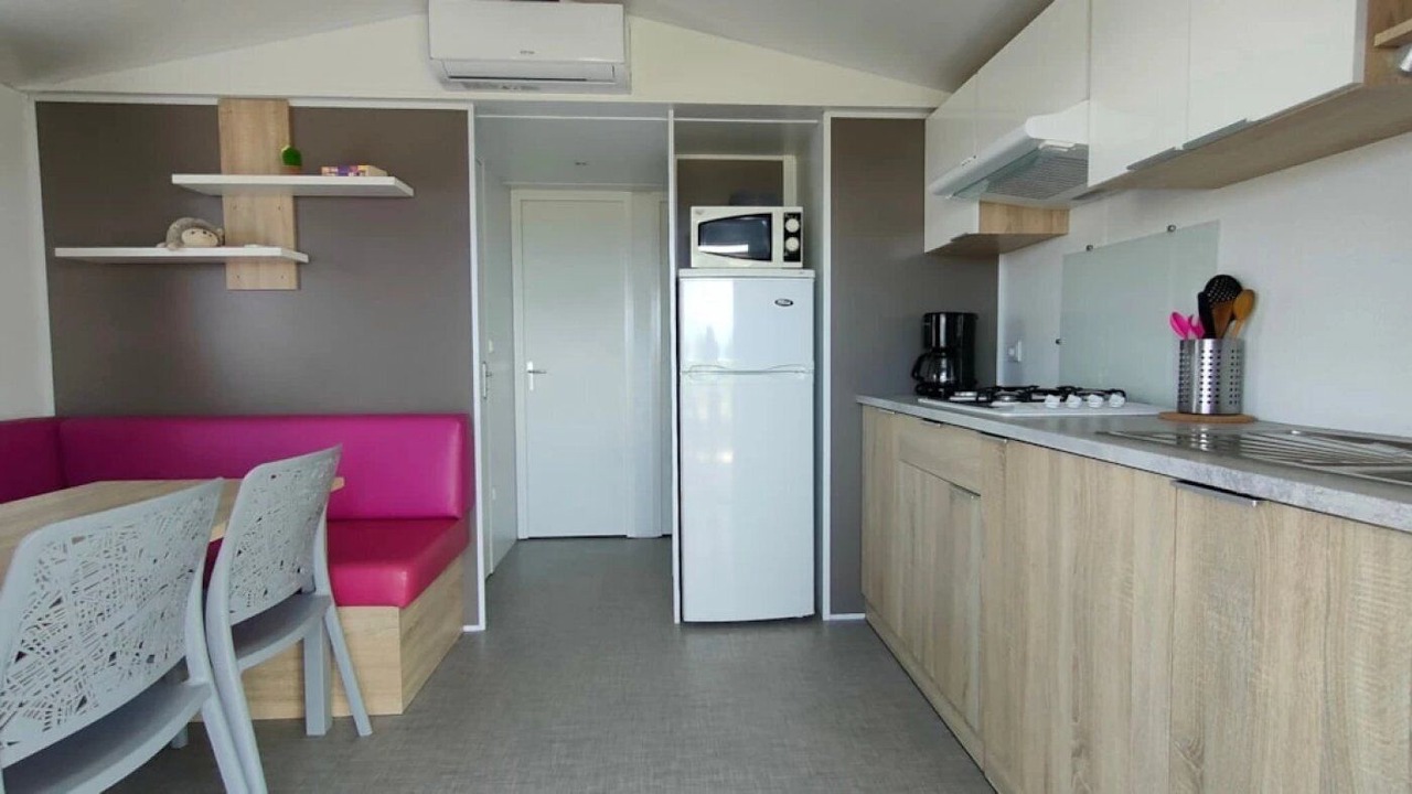 Photo of Kitchen in Saint-Mitre-les-Remparts