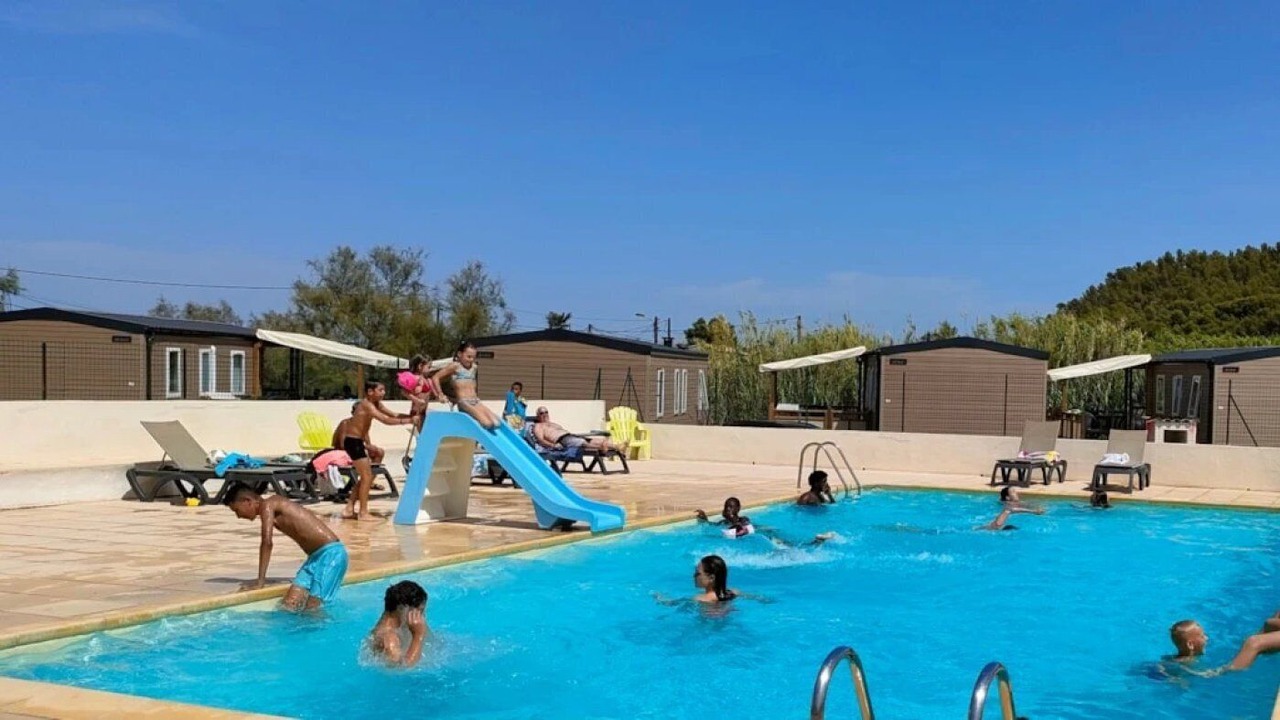 Photo of Outdoor in Saint-Mitre-les-Remparts