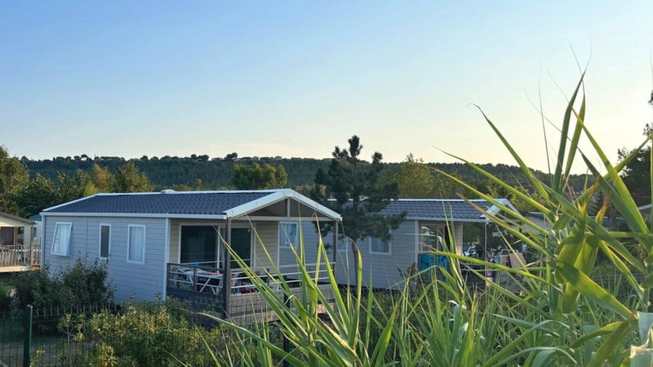 Photo of Outdoor in Saint-Mitre-les-Remparts