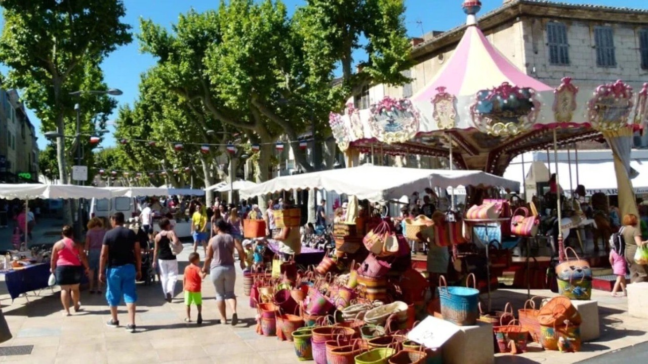 Photo of Others in Saint-Mitre-les-Remparts