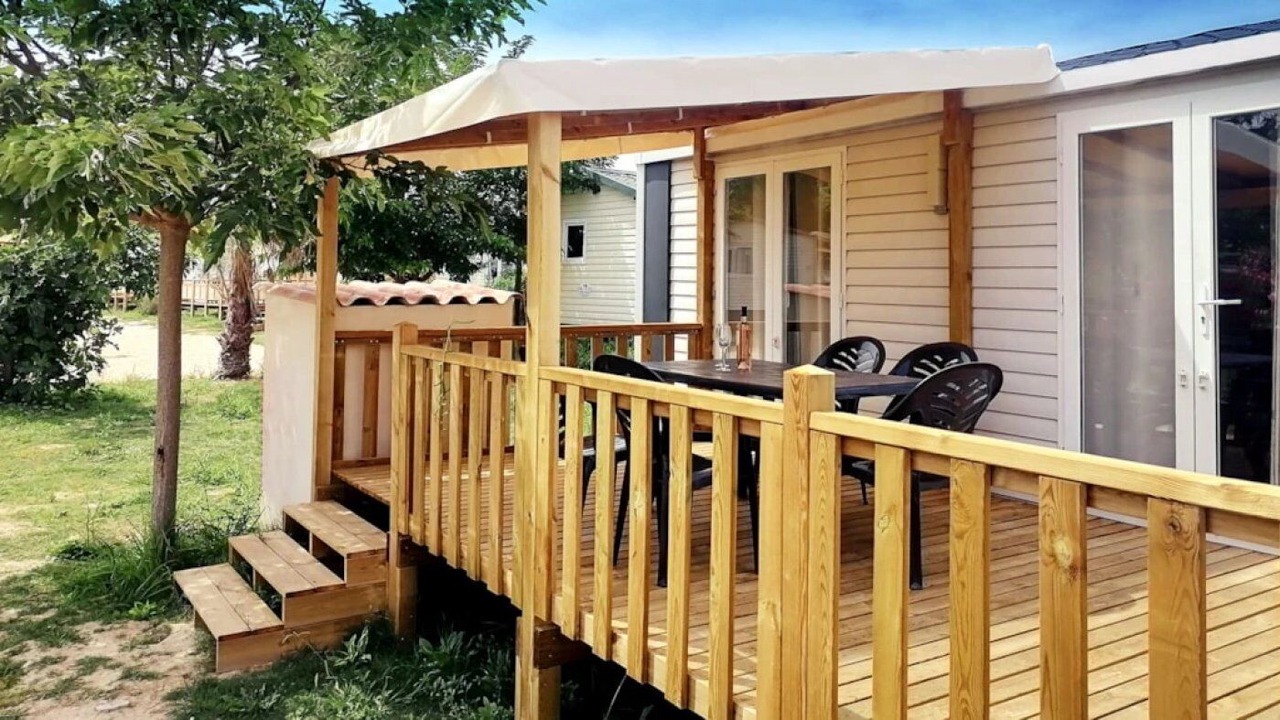 Photo of Outdoor in Saint-Mitre-les-Remparts