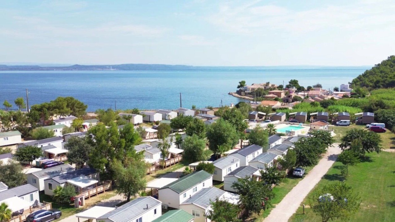 Photo of Outdoor in Saint-Mitre-les-Remparts