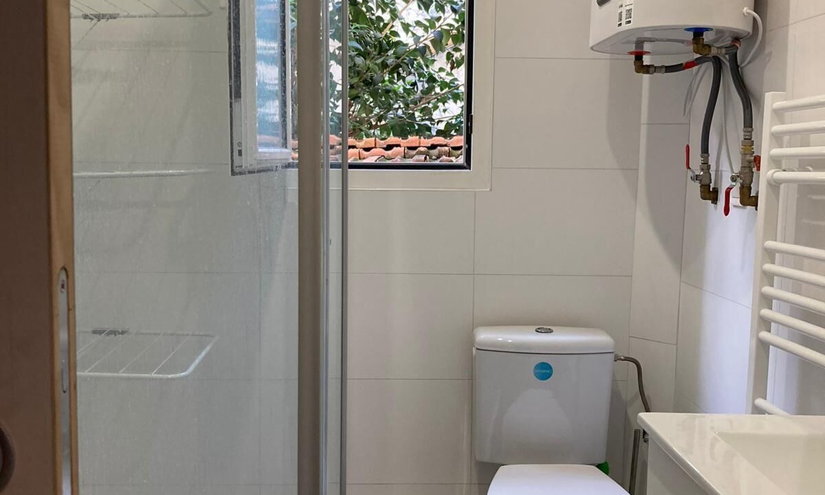 Photo of Bathroom in Liberation