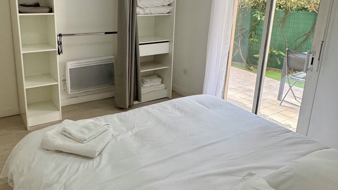 Photo of Bedroom in Carnot