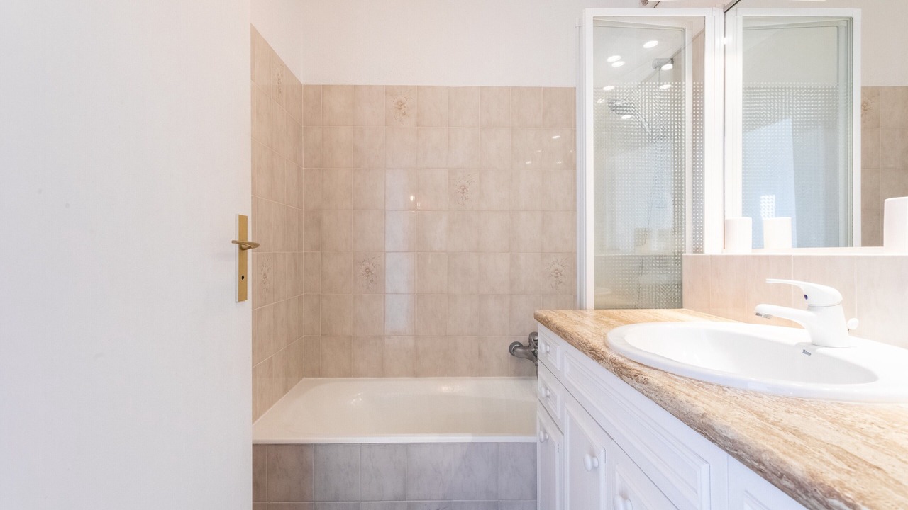 Photo of Bathroom in Frejus Plage