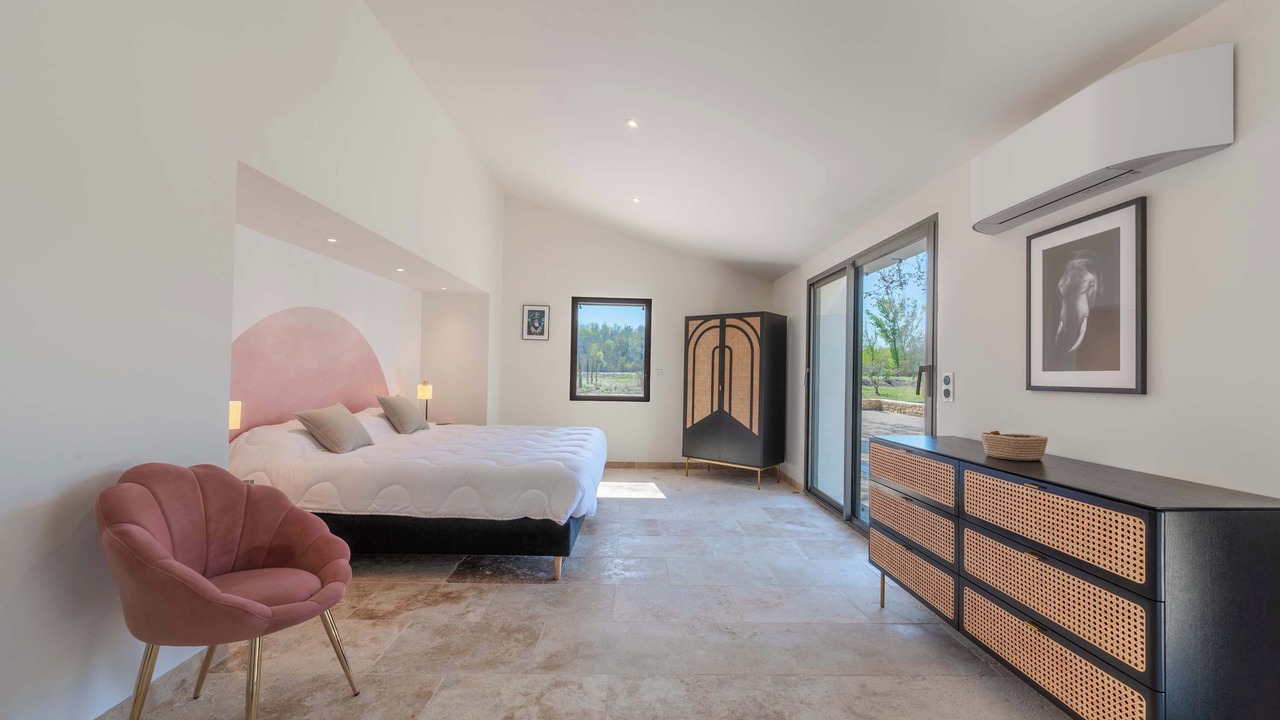 Photo of Bedroom in Maussane