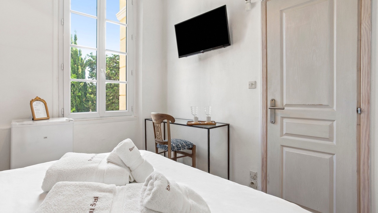 Photo of Bedroom in Saint-Aygulf