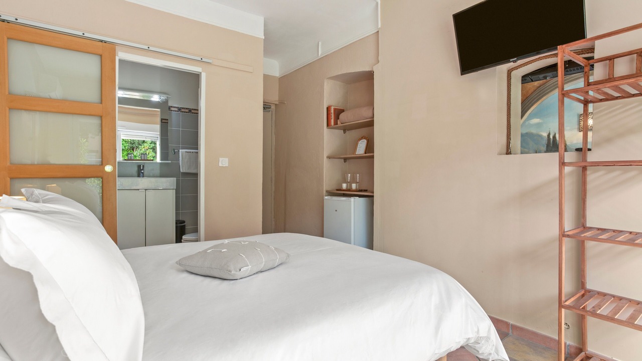 Photo of Bedroom in Saint-Aygulf