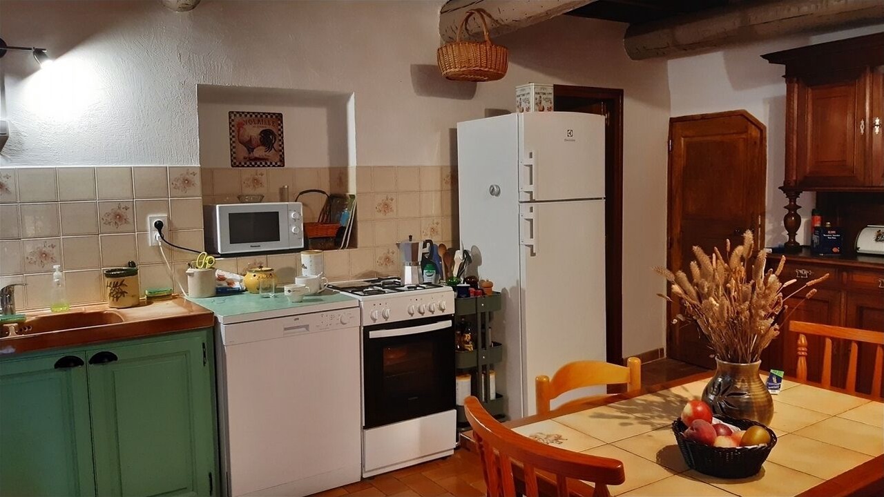 Photo of Kitchen in Saint-Martin-de-Castillon