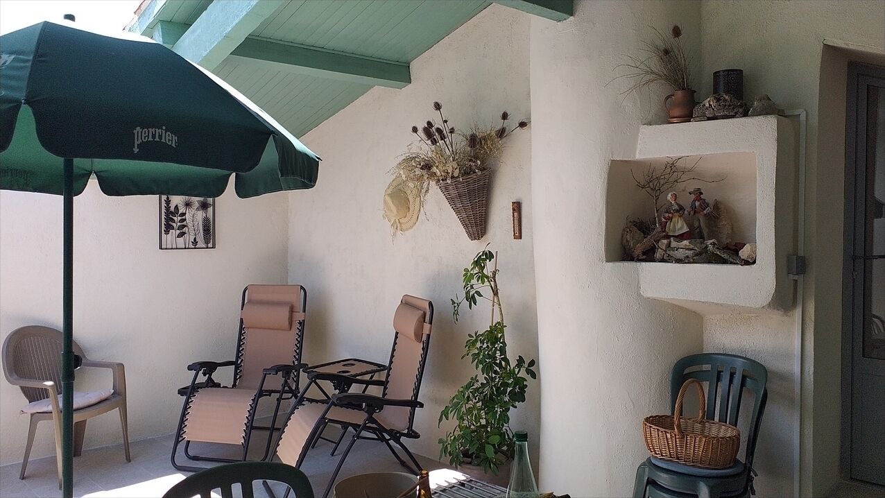 Photo of Patio Balcony in Saint-Martin-de-Castillon