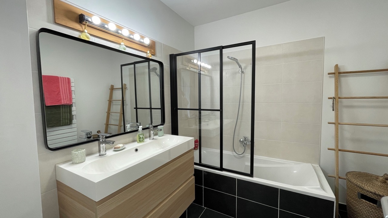 Photo of Bathroom in Eguilles