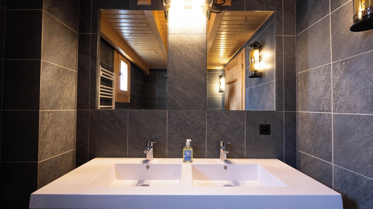 Photo of Bathroom in Saint-Etienne-de-Tinee